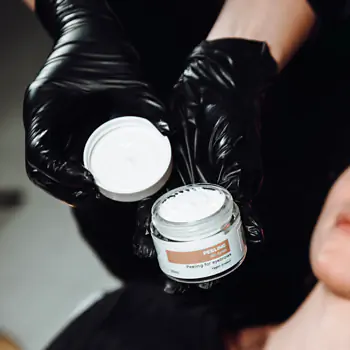 Augenbrauen-Peeling von Noble Brow