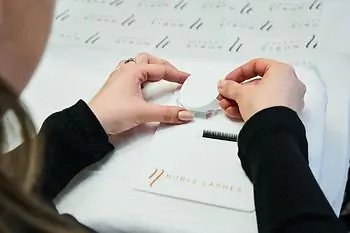 Untersatz für Wimpernstreifen Lash Shelf