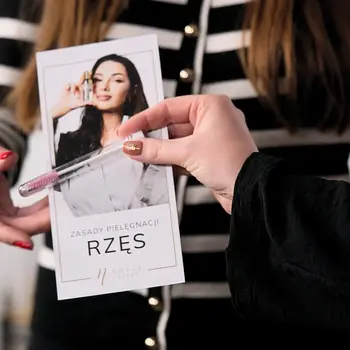 Zalecenia dla klientki po aplikacji rzęs 