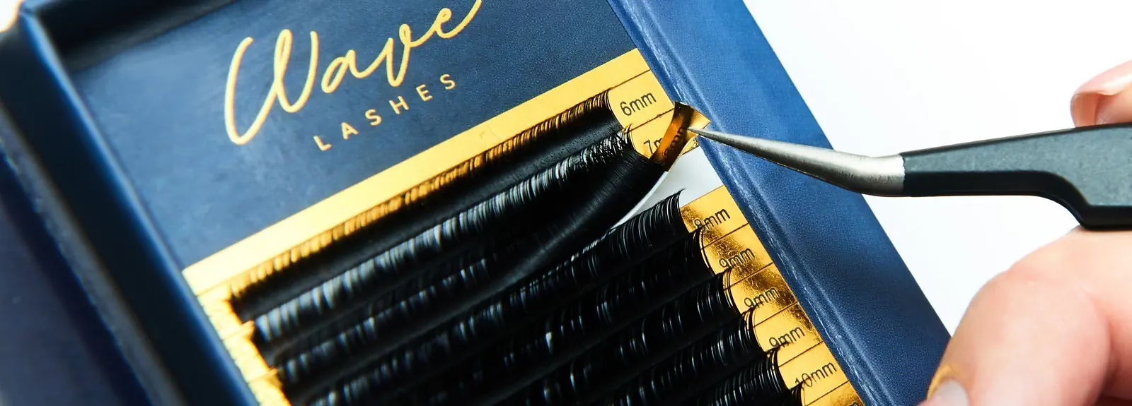 Wimpern-Paletten mit Easy Peel Technologie – was denken Lash-Stylistinnen darüber?